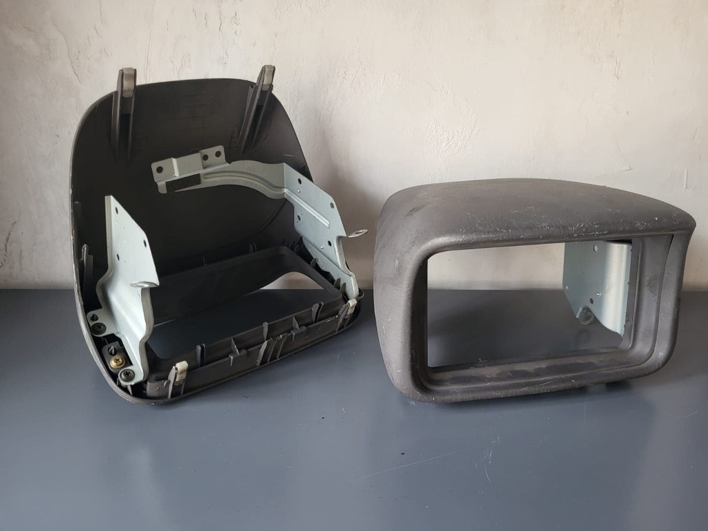 [Deposito 1] Consola de toyota salón 98